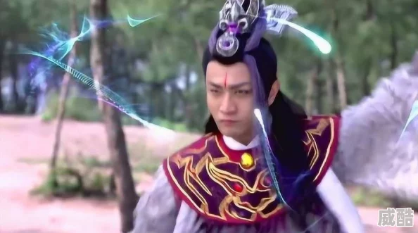 镶珠披风少年妈妈封神，真是太震撼了！这位母亲的勇气和智慧令人敬佩