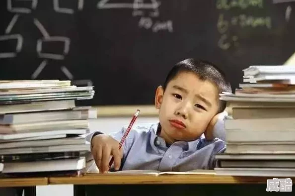 陪儿子读书儿子要了我高三近日教育专家建议家长多参与孩子学习过程以提高成绩